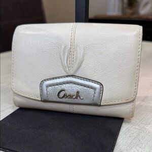 Vintage Coach Cream Leather Wallet